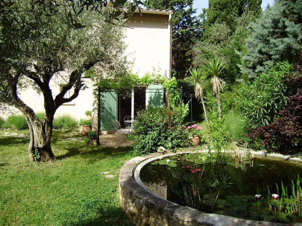 Chez Jean-Pierre & Annick Remoulins Exterior photo